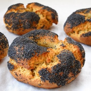 Gluten Free Bagels : Onion Poppy Seed